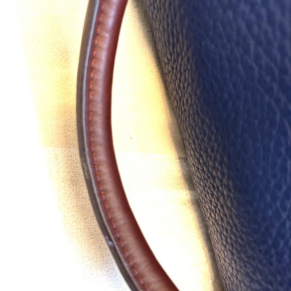 😍🌻- Isaac Mizrahi Genuine Leather Shoulder Bag Purse Bag Navy Prussian Indig… - Picture 9 of 11